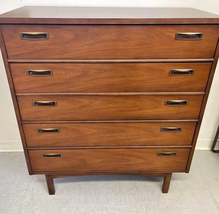 Mid Century Modernish Dresser. Can Deliver!