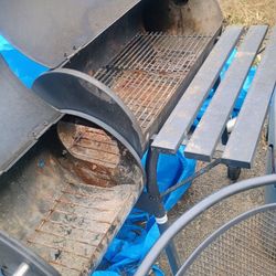 Offset Barrel Smoker Grill – Heavy Duty, Needs Cleaning