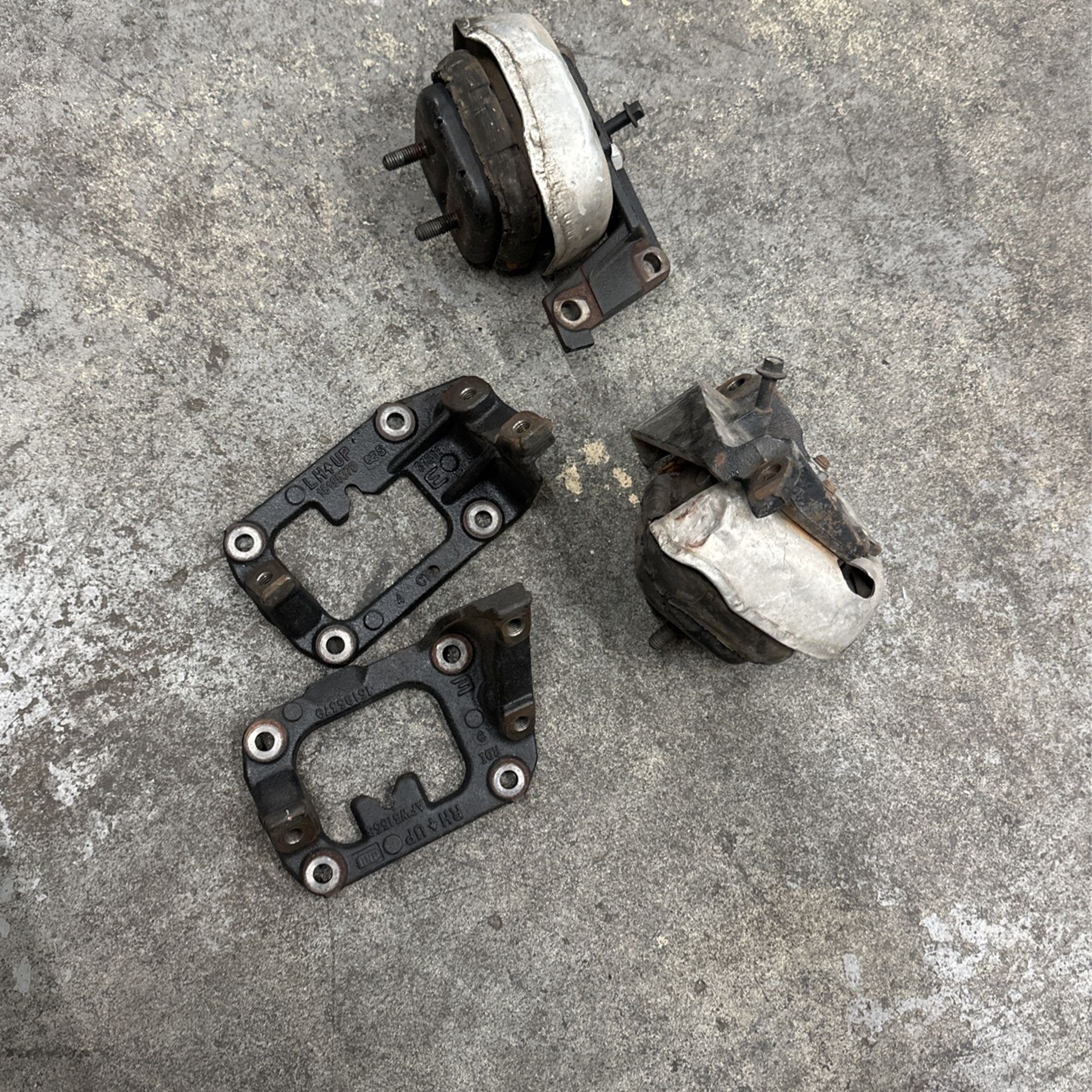 Trailblazer SS motor Mount Brackets