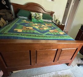 Queen size bed, includes mattresses