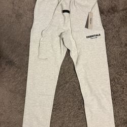 Essentials sweats (Size small uncuffed)