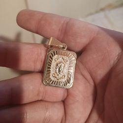 Golden Pendant 
