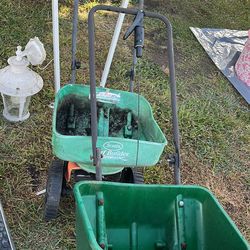 lawn fertilizer mower