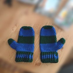 Handmade Crocheted Mens LG Mittens