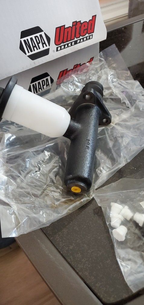 MASTER CYLINDER 62-39068