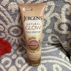 Jergens Natural Glow Daily Moisturizer For Body Medium To Deep 7.5 oz New