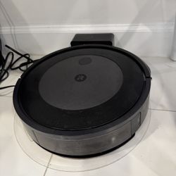 Roomba  Vacuum And mop 