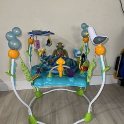 Bassinet And Finding Nemo Jumper
