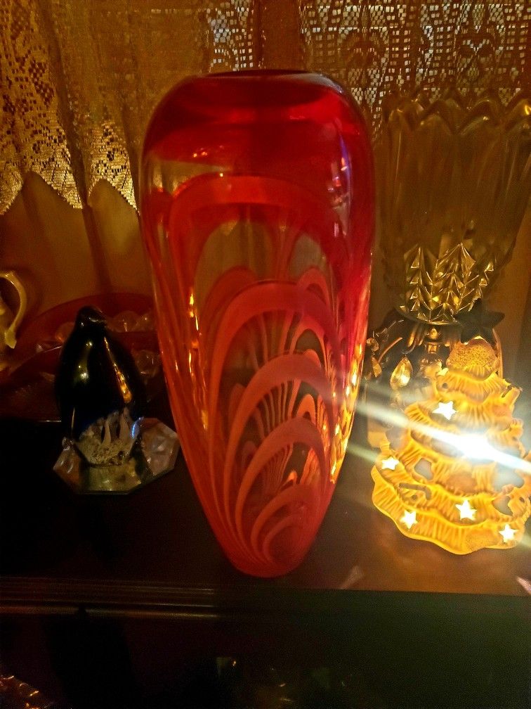 Vintage 70x bud vase swirl glass tall