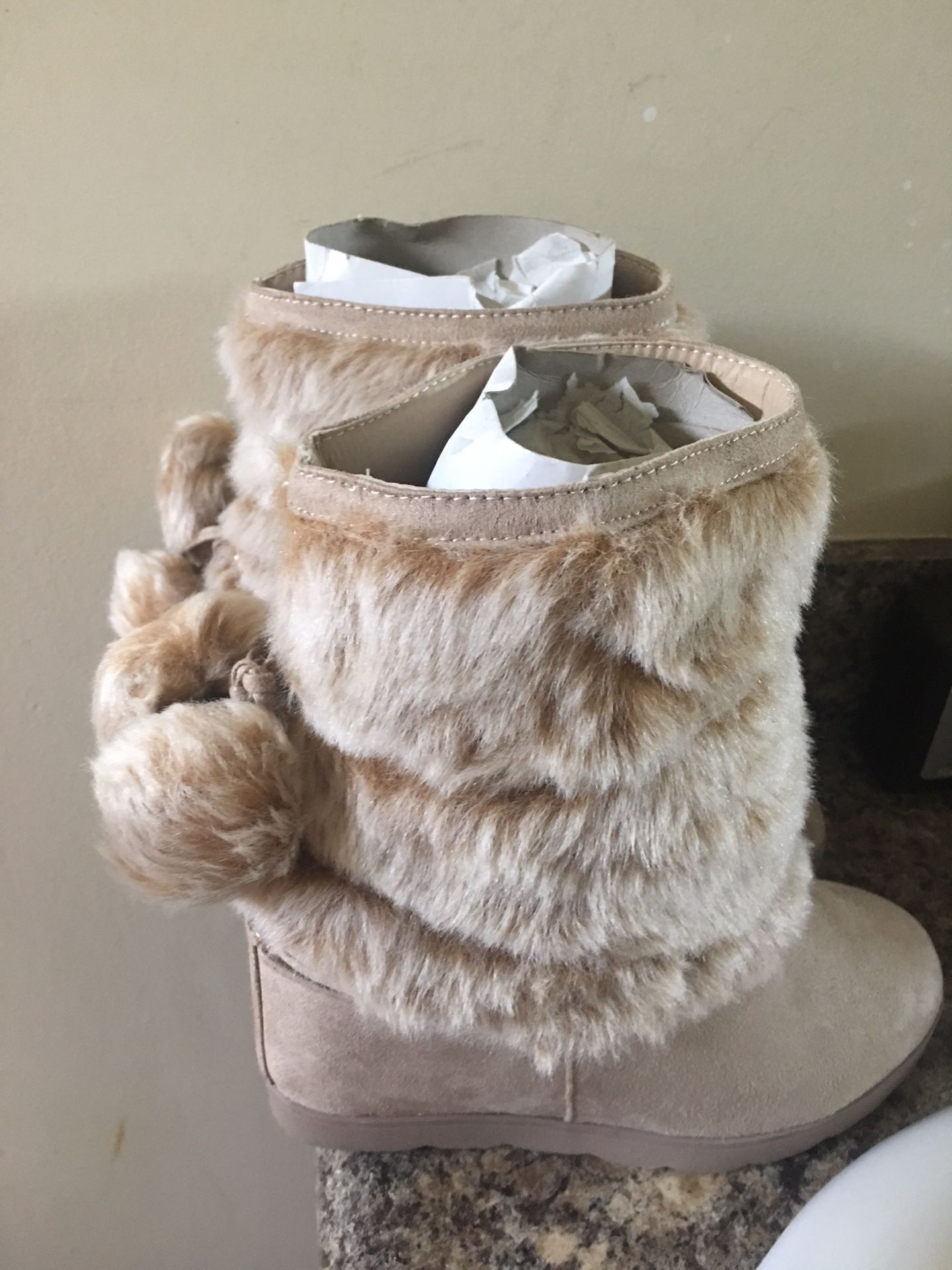 Girl’s boot size 8.5