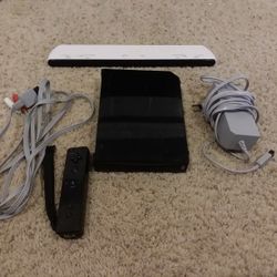 Nintendo Wii Set w Several Games