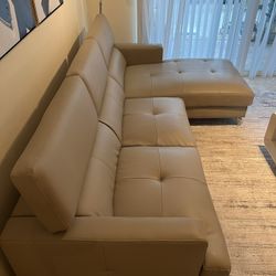 Sectional Couch With Adjustable Headrest 