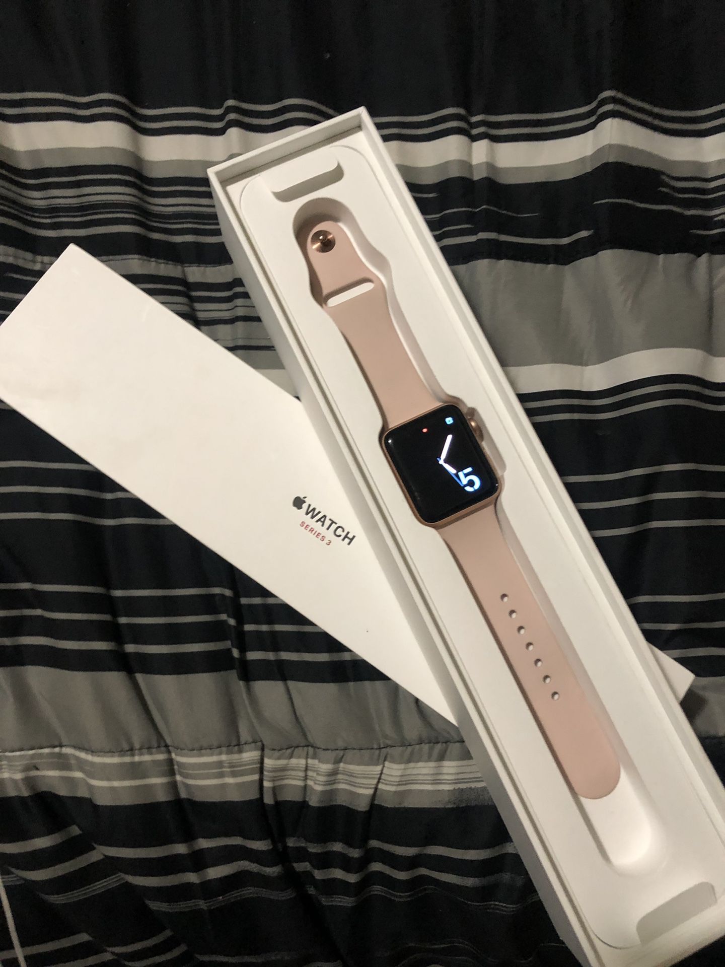 Apple Watch Series 3 42mm Gold