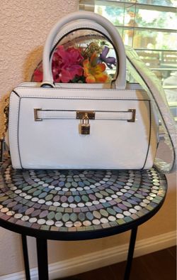 TOTE GUESS GREY AND WHITE BRAND NEW