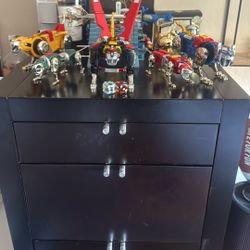 Voltron Chogokin Metal- New - Removed Out Of Box To Pose Lions- Complete 