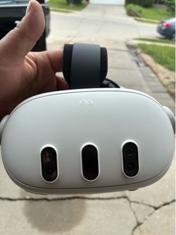 Meta Quest 3 VR Headset