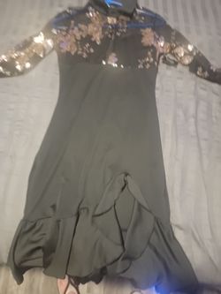 Chic me size small long mesh sleeves and a collar open front where the legs are midlength