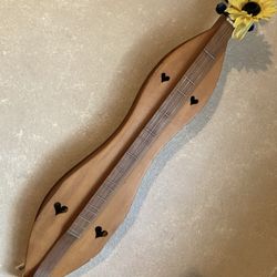 Mountain dulcimer, folk instrument bluegrass, zither guitar ukulele
