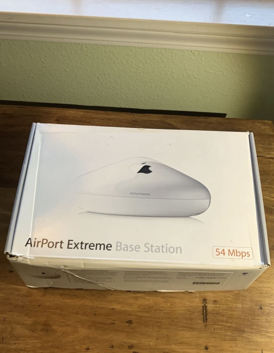 Apple AirPort Extreme Base Station 54 Mbps 10/100 Wireless G Router (A1034)