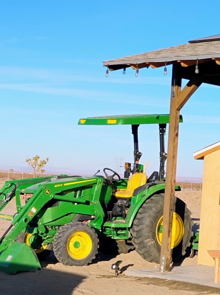 John Deere 4044M