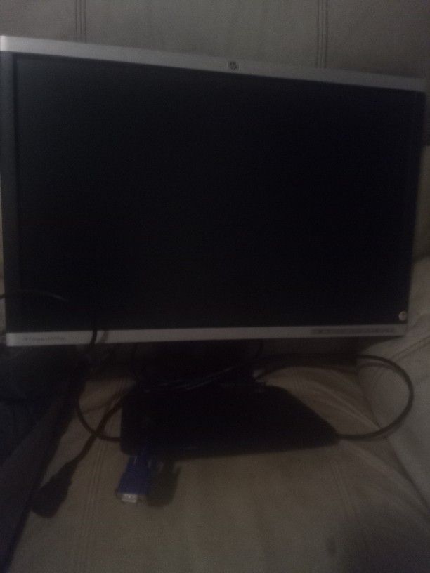 22" HP MONITOR