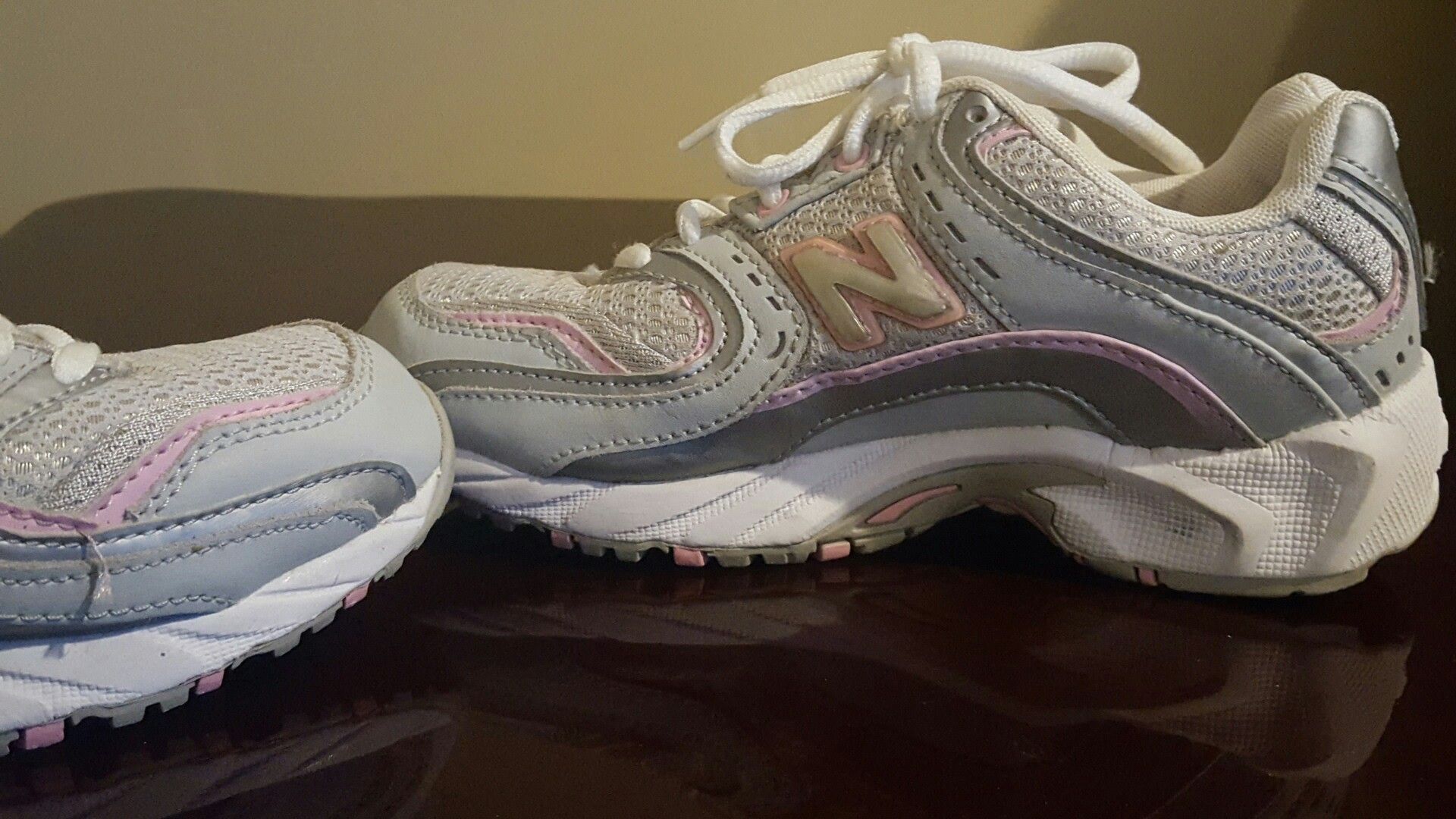 Kids NEW BALANCE size 3 youth