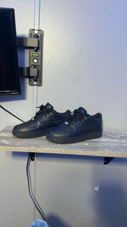 Air Force 1s black