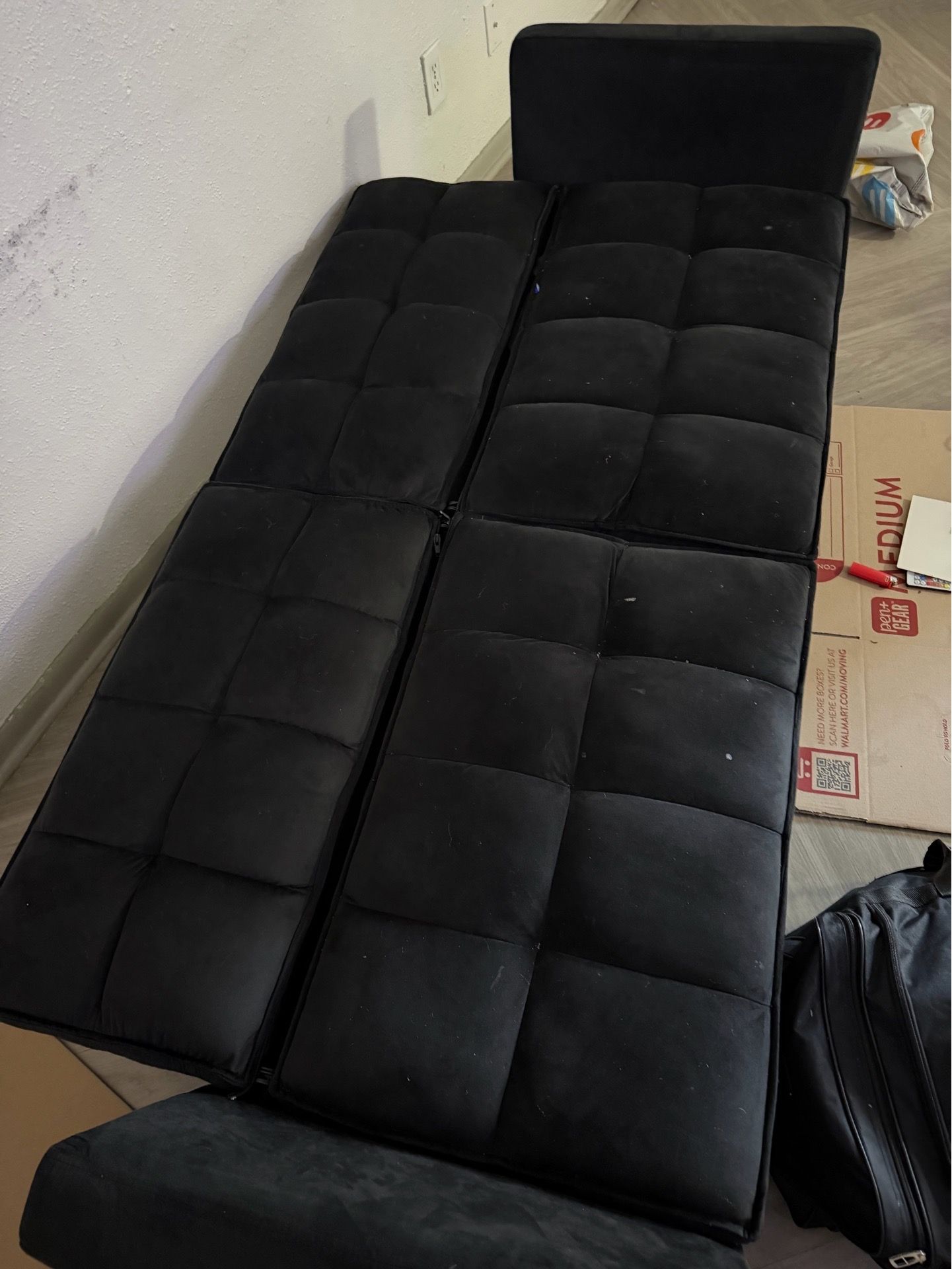 Foldable couch/chair