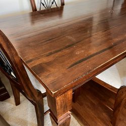 Walnut Dinner Table With 4 Chairs 