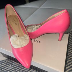 Ladies shoes