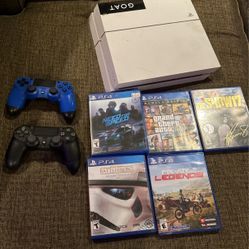 Ps4, 5 Games, 2 Controllers 