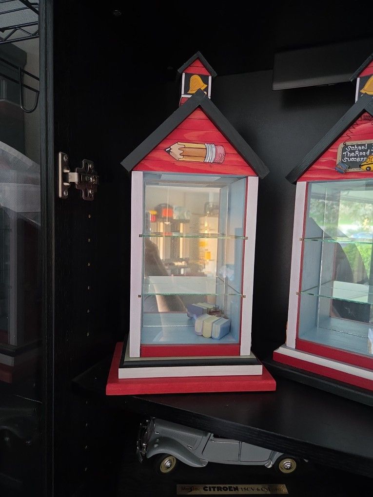 Small glass collectible showcase