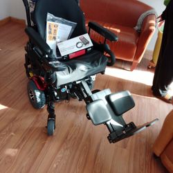Quantum J6 Power Wheelchair The