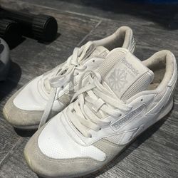 women’s reebok size 6.5