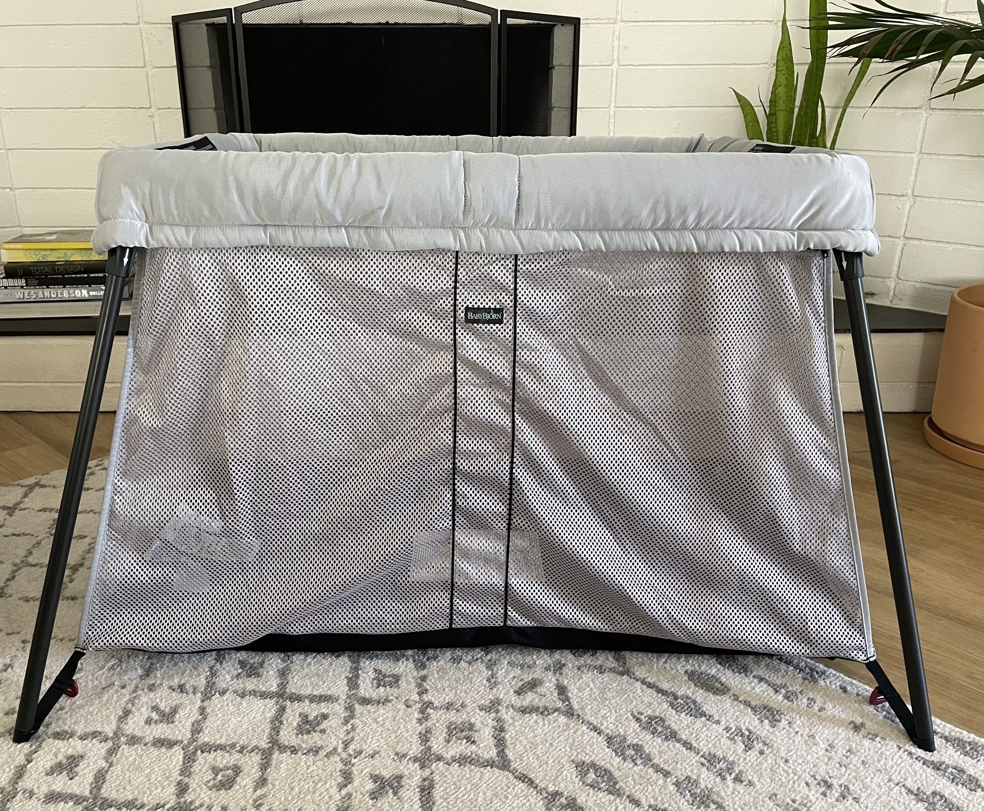 Baby Bjorn Travel Crib
