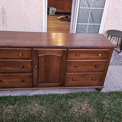 Ethan allen dresser