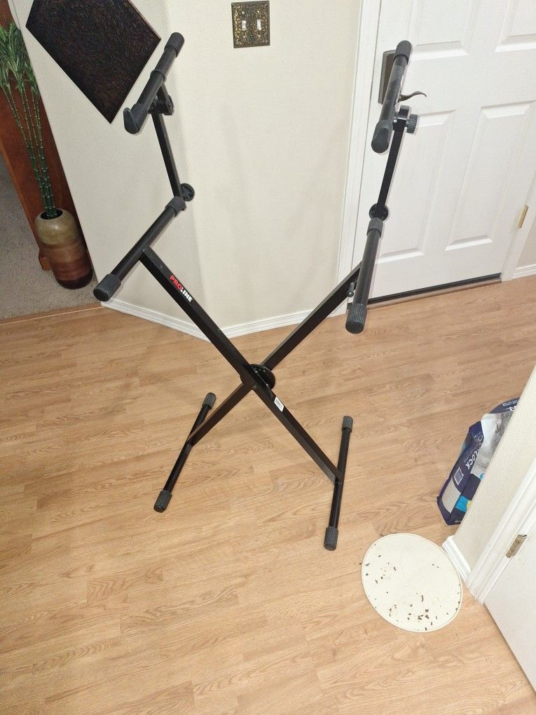 Proline Keyboard Stand With Extra Extension For 2 Keyboards.