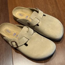 Women’s Birkenstock Clog Size 38 Or Women’s 8
