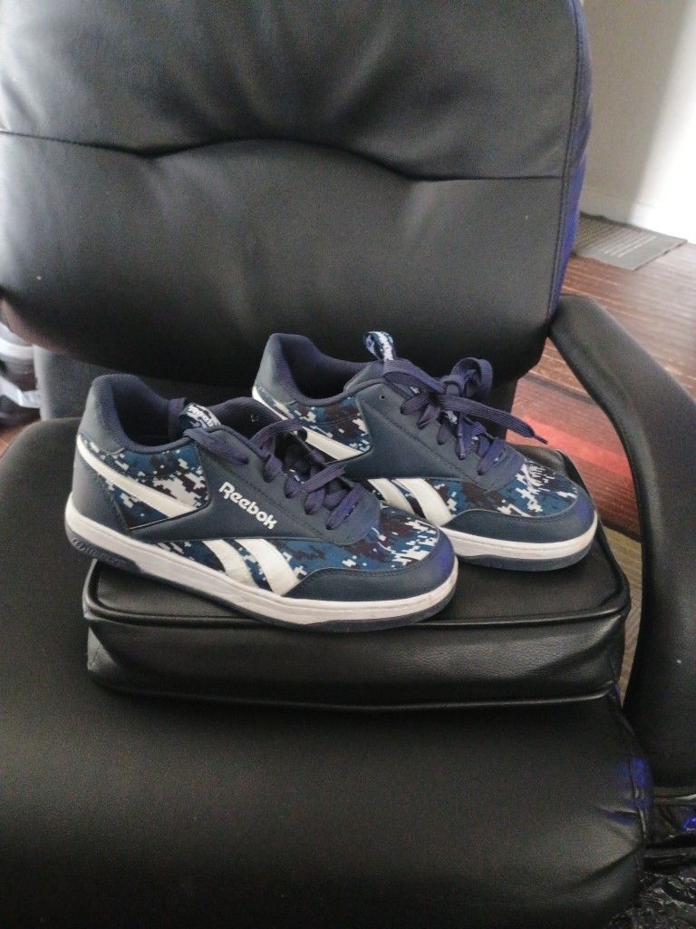 Reebok Heelys Size 8