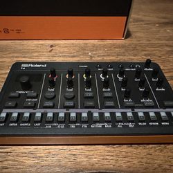 Roland T-8 Drum machine