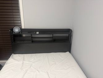 Bed/Bed Frame