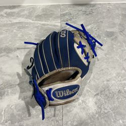 Wilson Right Hand Throw Infield A2000 1786 Baseball Glove 11.5"