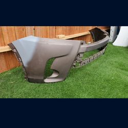 2017 -2019 TOYOTA HIGHLANDER FRONT
BUMPER COVER GENUINE USED OEM. NC53