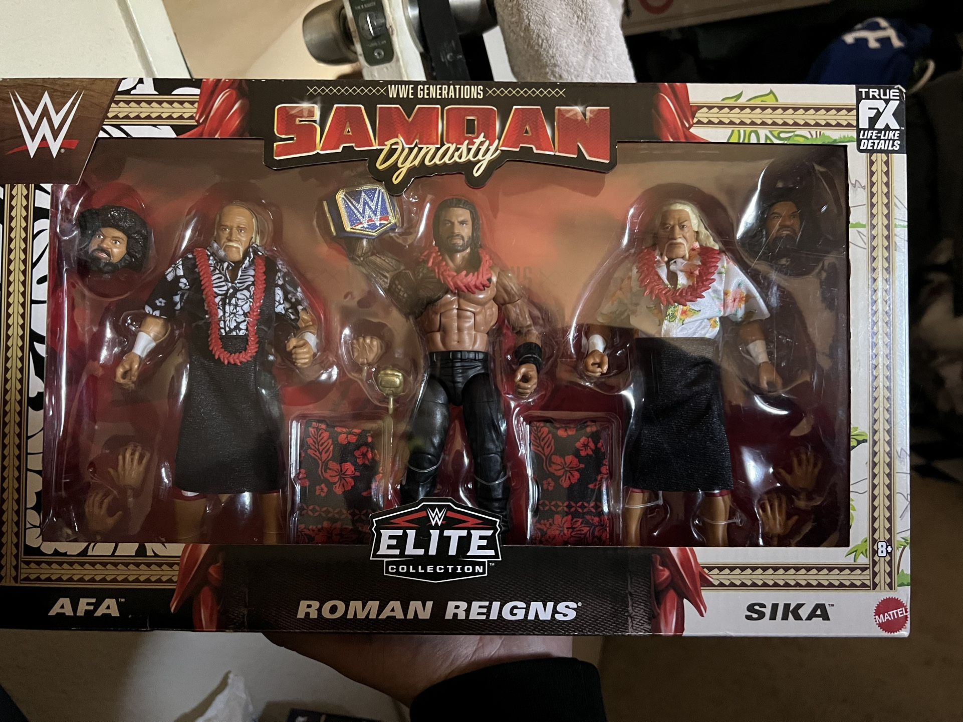 WWE Elite Pack Samoan Dynasty Roman