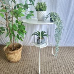 Super Cute White Mtal Sidetable For Sale 