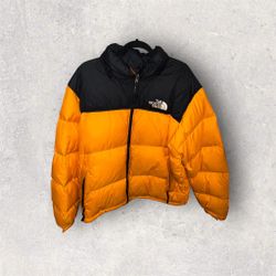 North face coat Heavily Used Size large 