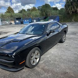 2015 Dodge Challenger SXT