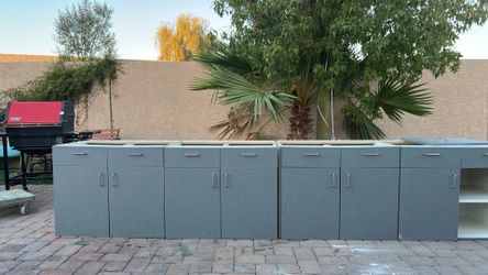 Grey kitchen bottom cabinets