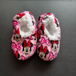 Cute Toddler Minnie Mouse Shoes/Slippers Very Soft Brand New Sz. 5!