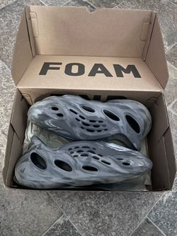 Yeezy Foamrunners Size 10US